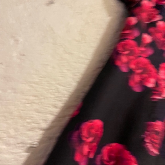 Karl Lagerfeld black roses dress 🎄 Holiday Sale ✨ - Picture 3 of 10